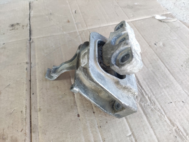 Права подушка двигуна 3Q0199262M VAG