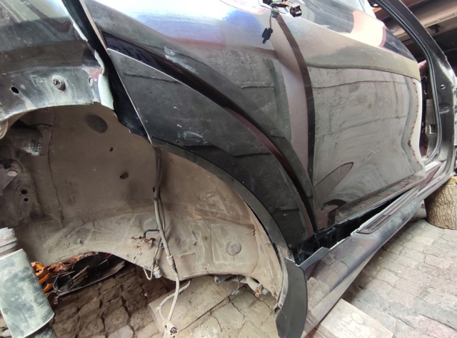 Молдинг арки колеса заднього, правий 4KE854820AGRU VAG