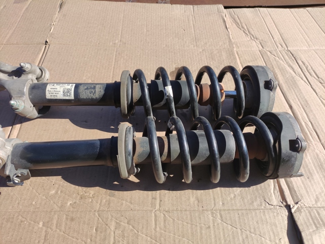 Амортизатор передньої підвіски 4M0413031AB VAG