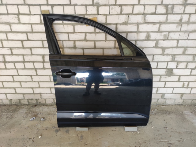 Пасажирські передні двері 4M0831052F VAG