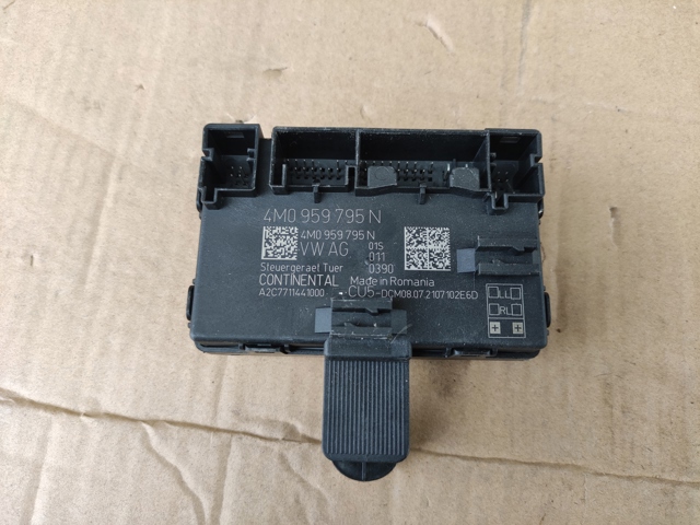 Блок комфорту задніх дверей 4M0959795N VAG