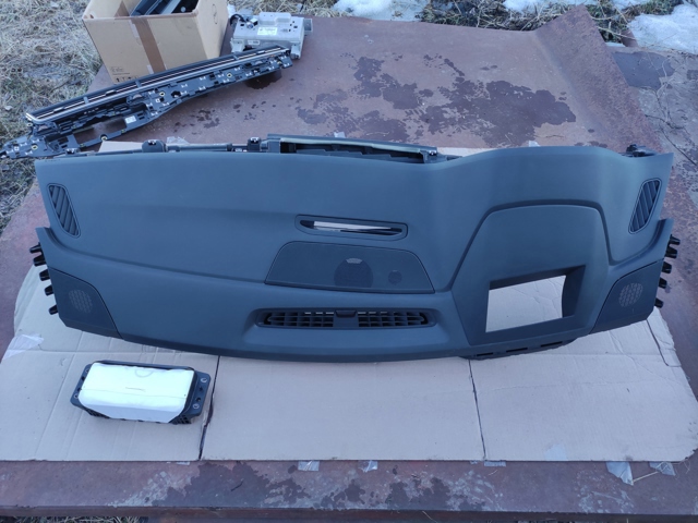 Панель передня "торпедо" 4M1857001AC24A VAG