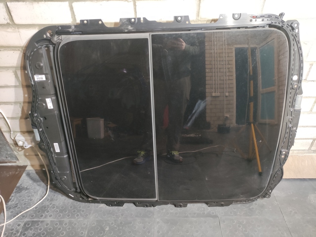 Кришка люка даху передня 4M8877055C VAG