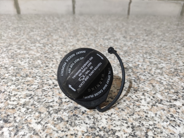 Кришка бензобаку 5WA201550BB VAG