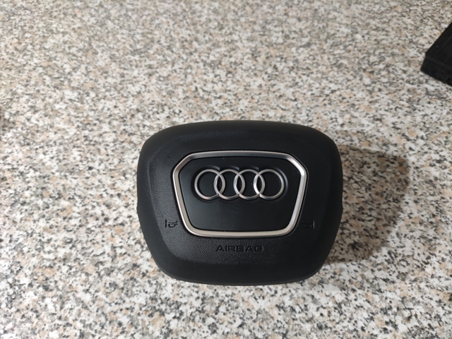 Подушка AIRBAG передня ліва 83A880201M6PS VAG