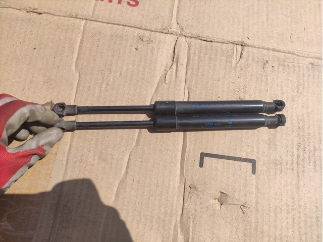 Амортизатор задньої ляди 844304GA2A NISSAN
