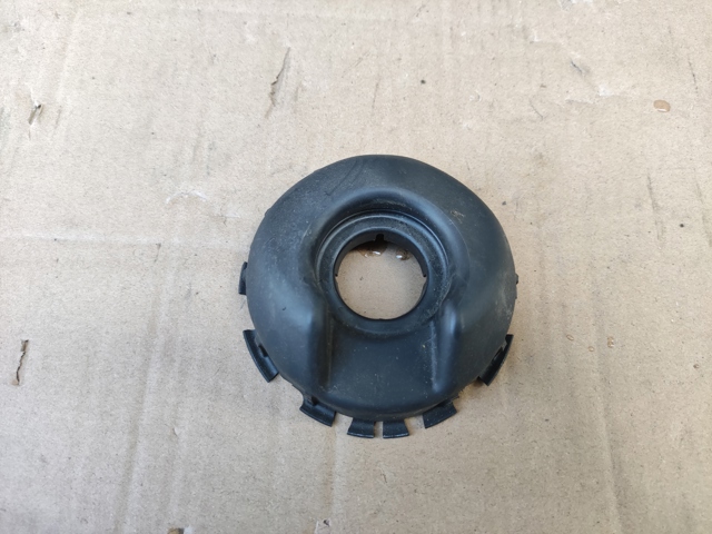 Кришка опори амортизатора переднього 8W0412375D VAG