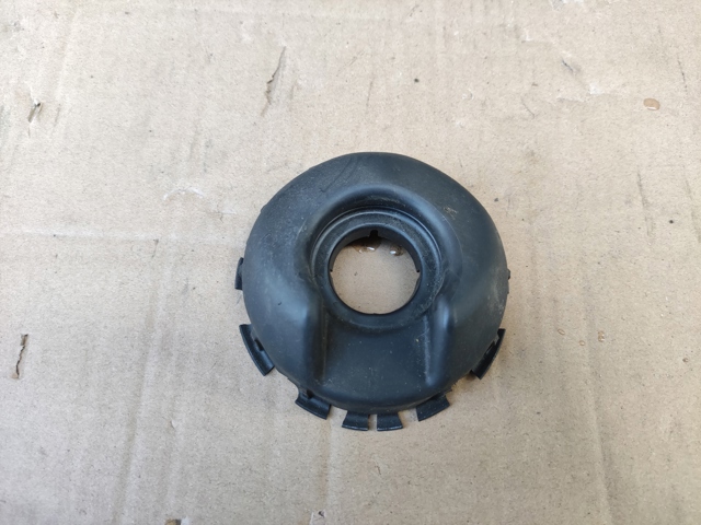 Кришка опори амортизатора переднього 8W0412375D VAG