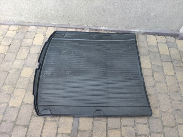 Гумовий килимок в багажник 8W8061180 VAG