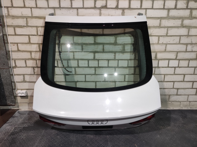 П'яті двері 8W8827025C VAG
