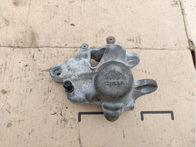 Кронштейн паливного насосу ПНВТ A2740921234 NISSAN