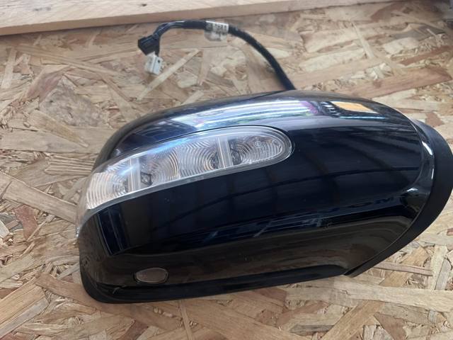 Праве бічне дзеркало A1648104616 MERCEDES