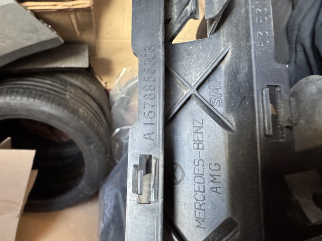 Кронштейн бампера переднього A1678856303 MERCEDES