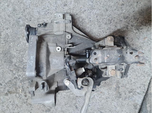 Корпус коробки передач 02T301103A VAG