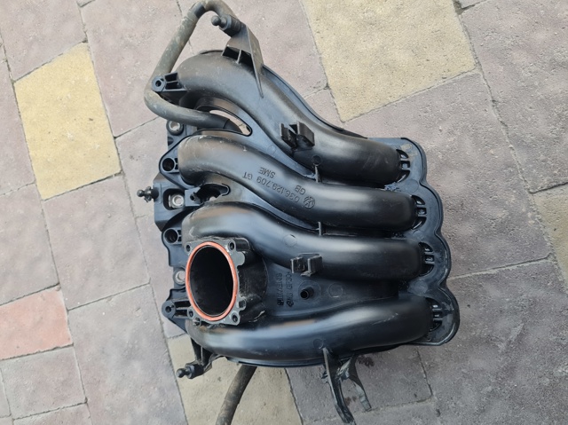 Колектор впускний 036129709GT VAG