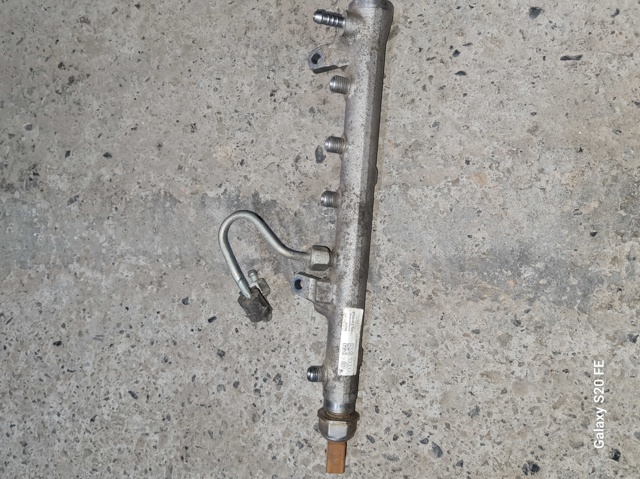 Рампа форсунок системи упорскування палива 03L130089B VAG