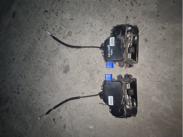 Замок двері правої передньої 3B1837016CE VAG