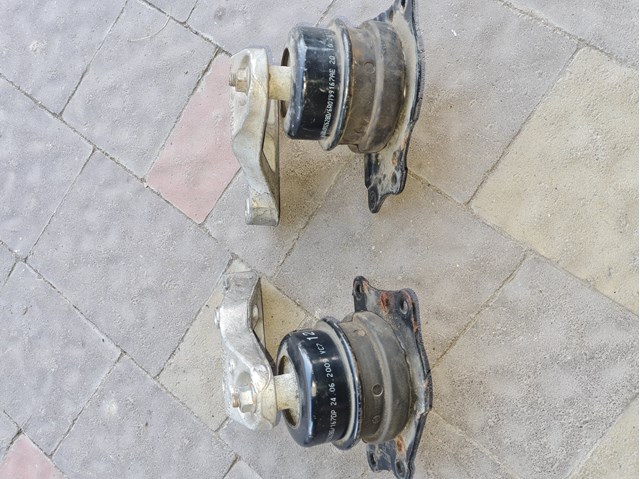 Права опора двигуна 6R0199167AE VAG