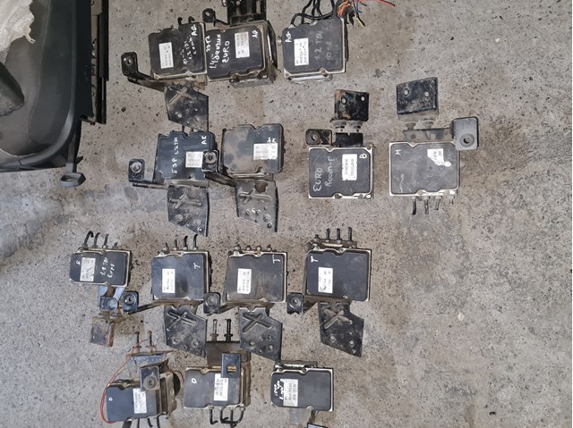 Блок керування АБС (ABS) 6R0614517T VAG