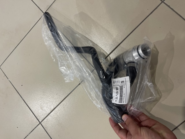 Шланг термостата 11537639997 BMW