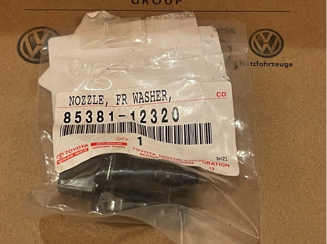 Форсунка омивача лобового скла 8538112320 TOYOTA
