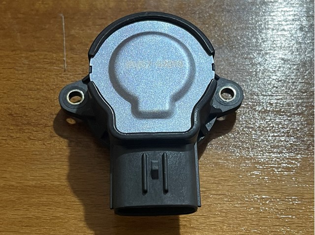 Датчик включення зчеплення 8945752010 TOYOTA