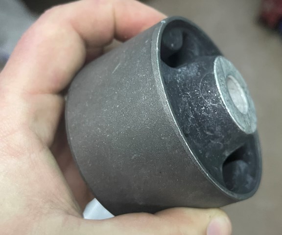 Штанга підвіски ліва 95261627 GM