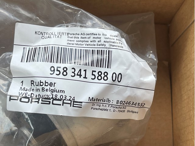 Сайлентблок цапфи задньої 95834158800 PORSCHE