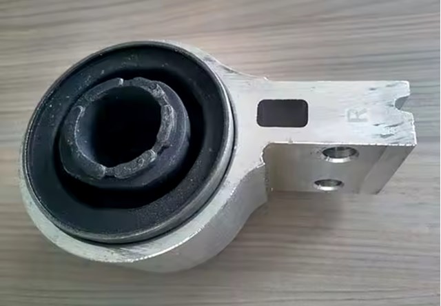 Сайлентблок нижній передньої підвіски BB5Z3C403A FORD
