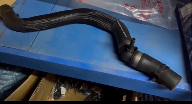 Шланги системи охолодження HG9Z8260A FORD
