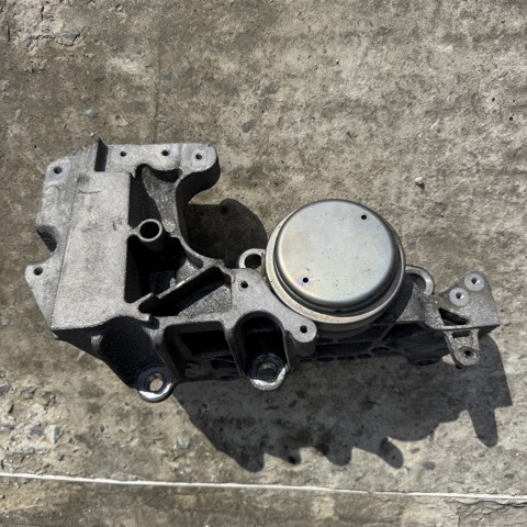 Подушка (опора) двигуна, ліва верхня 11220JD700 NISSAN