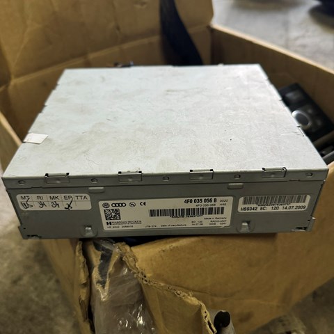Підсилювач звуку аудіосистеми 4F0035056B VAG