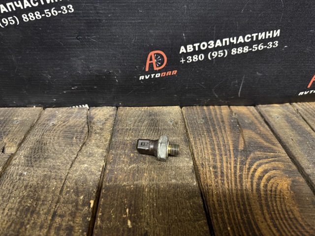 Датчик показника тиску масла 12618611273 BMW