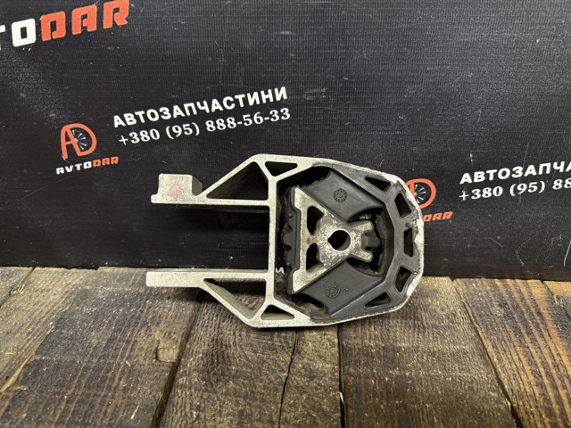 Опора двигуна задня Ford Focus 2