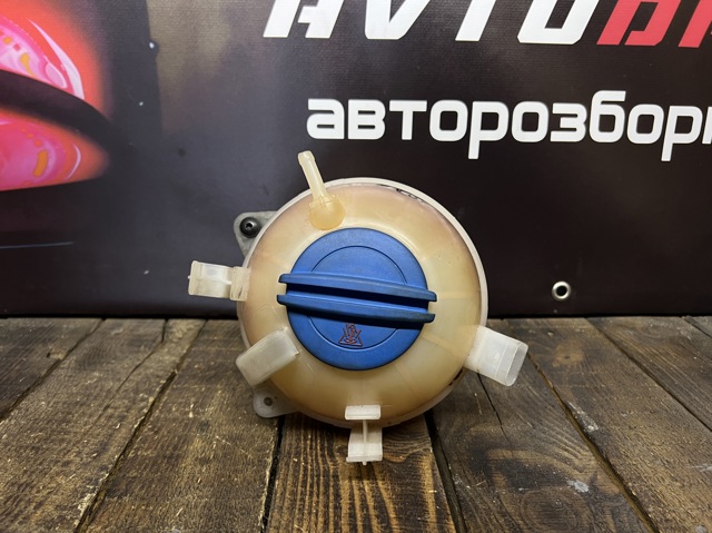 Бачок для води 1K0121407A VAG