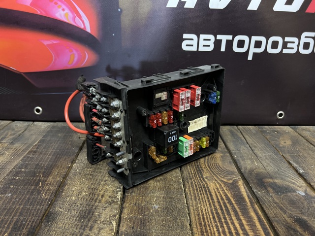 Коробка запобіжників 1K0937125A VAG