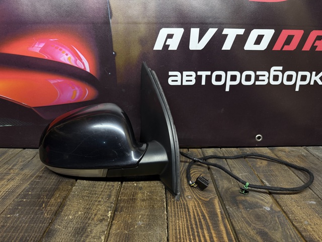 Праве бокове дзеркало 1K1857508 VAG