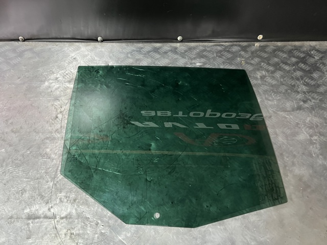 Скло задньої двері правої 1K6845026D VAG