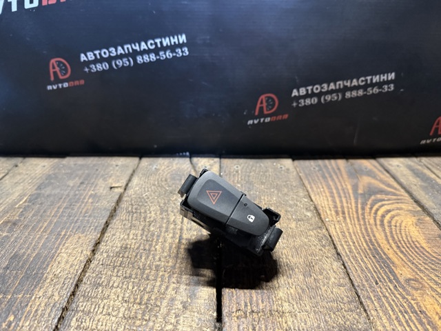 Кнопка аварійної сигналізації 252100502R RENAULT