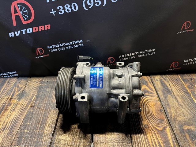 Компресор кліматичної установки 31291882 VOLVO
