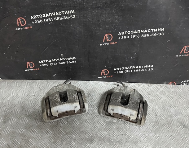 Супорт гальмівний, передній, правий 34116753660 BMW