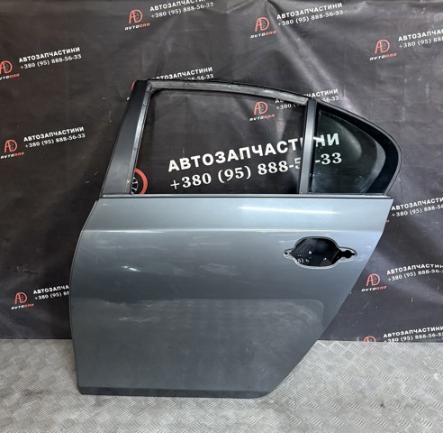 Двері пасажирськи задні ліві 41009631831 BMW