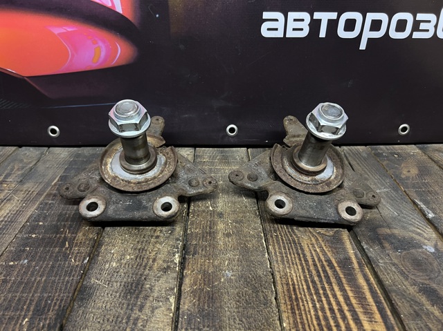 Цапфа поворотного кулака 430182620R RENAULT