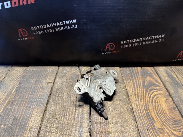 Запор капота (замок і привід замка капота) 4895285 FORD