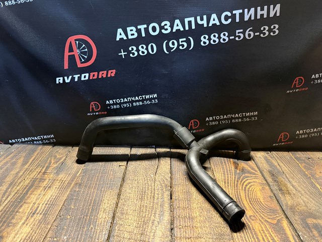 Патрубок вентиляції картера, масловіддільника 4M5Q6K869AC FORD