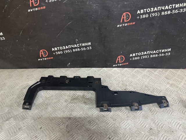 Кронштейн бампера заднього, центральний 51127163847 BMW