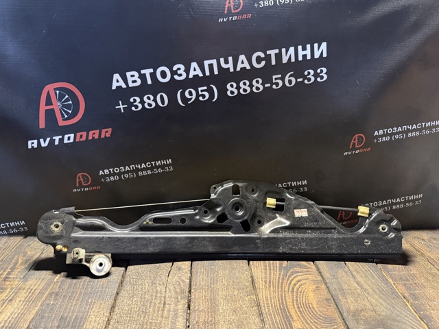 Механізм склопідйомника двері задньої, правої 51357184746 BMW