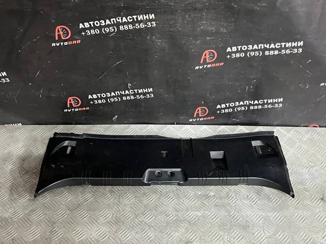 Накладка перегородки 51477024863 BMW