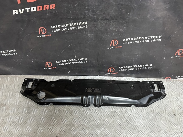 Рамка радіатора верхня 51647033741 BMW