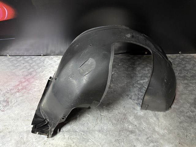 Підкрилок передній лівий 51718159423 BMW